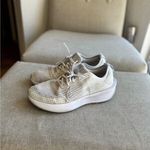 Nike Interact Run White Pure Platinum